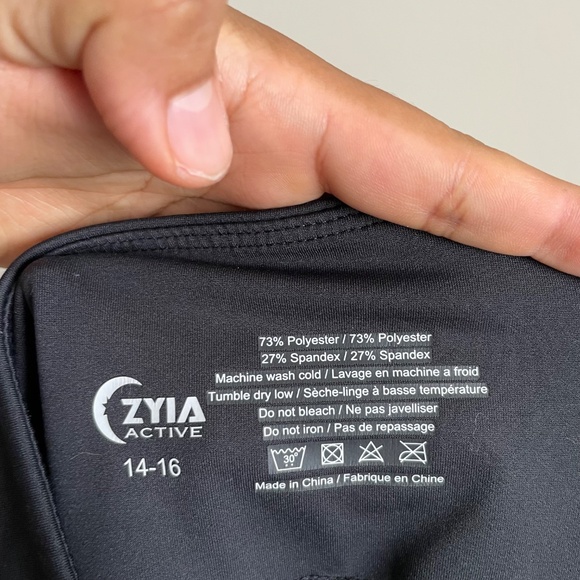 Zyia Active Black Pocket Light n Tight Hi Rise 7/8 legging - Picture 7 of 7